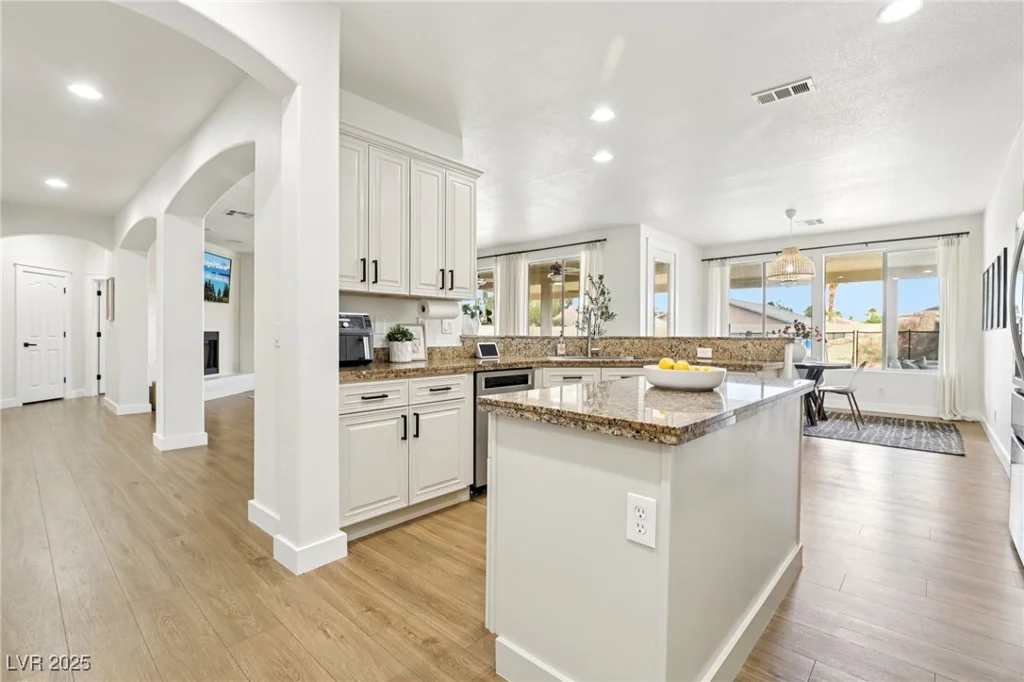 9410 Stone Castle, Las Vegas, NV 89123