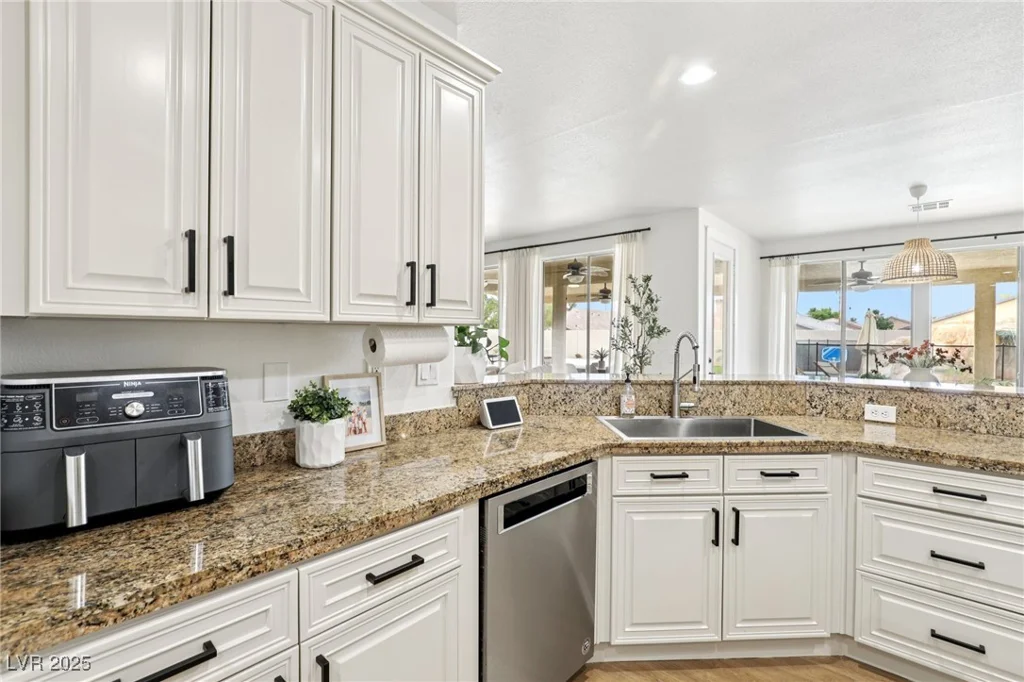 9410 Stone Castle, Las Vegas, NV 89123