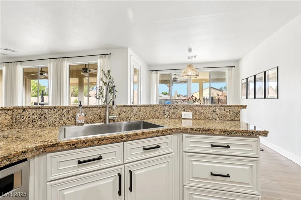 9410 Stone Castle, Las Vegas, NV 89123