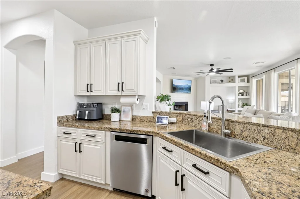 9410 Stone Castle, Las Vegas, NV 89123