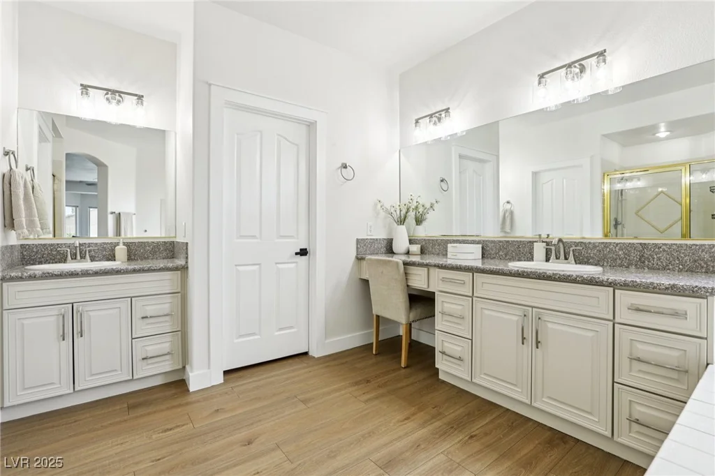 9410 Stone Castle, Las Vegas, NV 89123