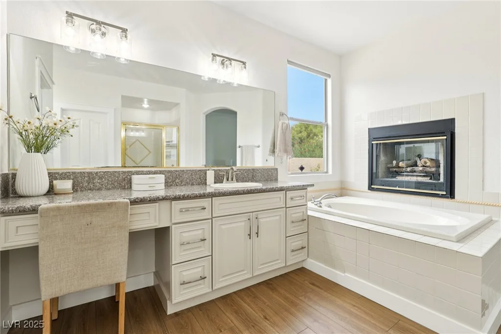 9410 Stone Castle, Las Vegas, NV 89123