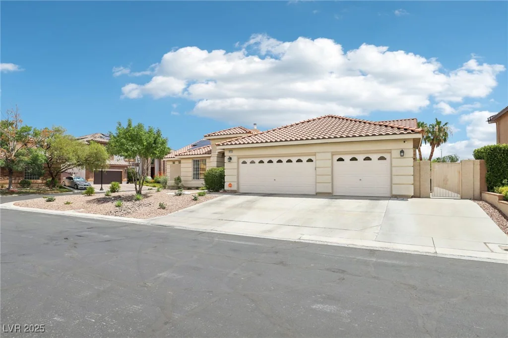 9410 Stone Castle, Las Vegas, NV 89123