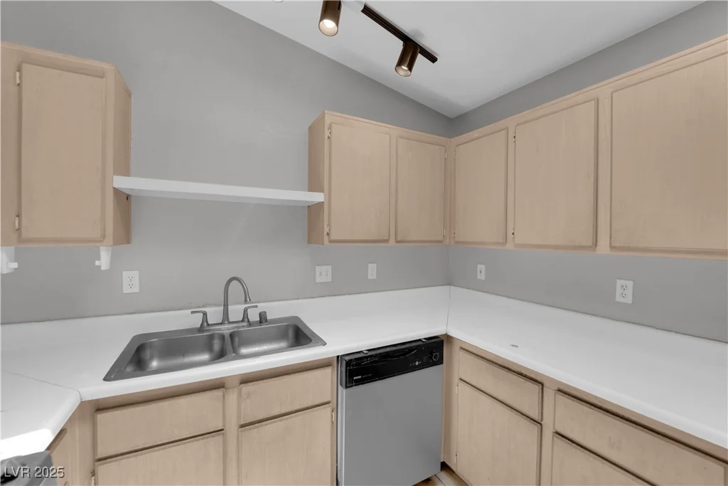 2432 Shady Hill, Las Vegas, NV 89106