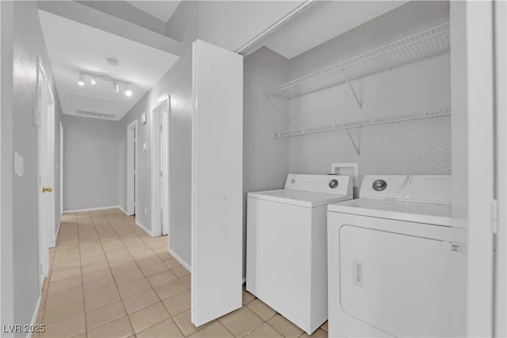 2432 Shady Hill, Las Vegas, NV 89106