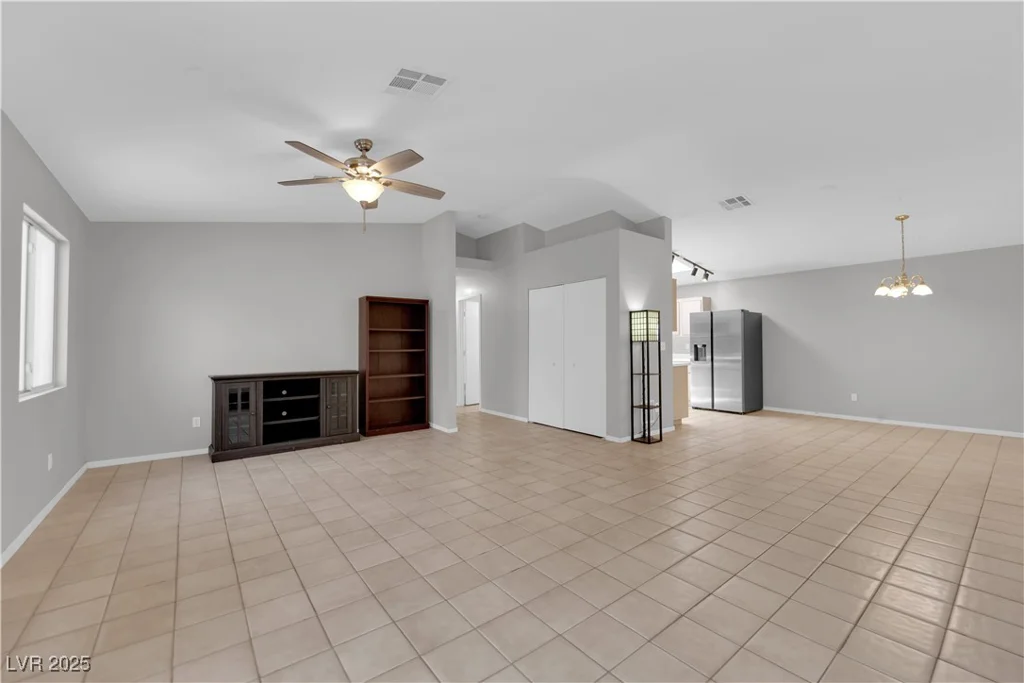 2432 Shady Hill, Las Vegas, NV 89106