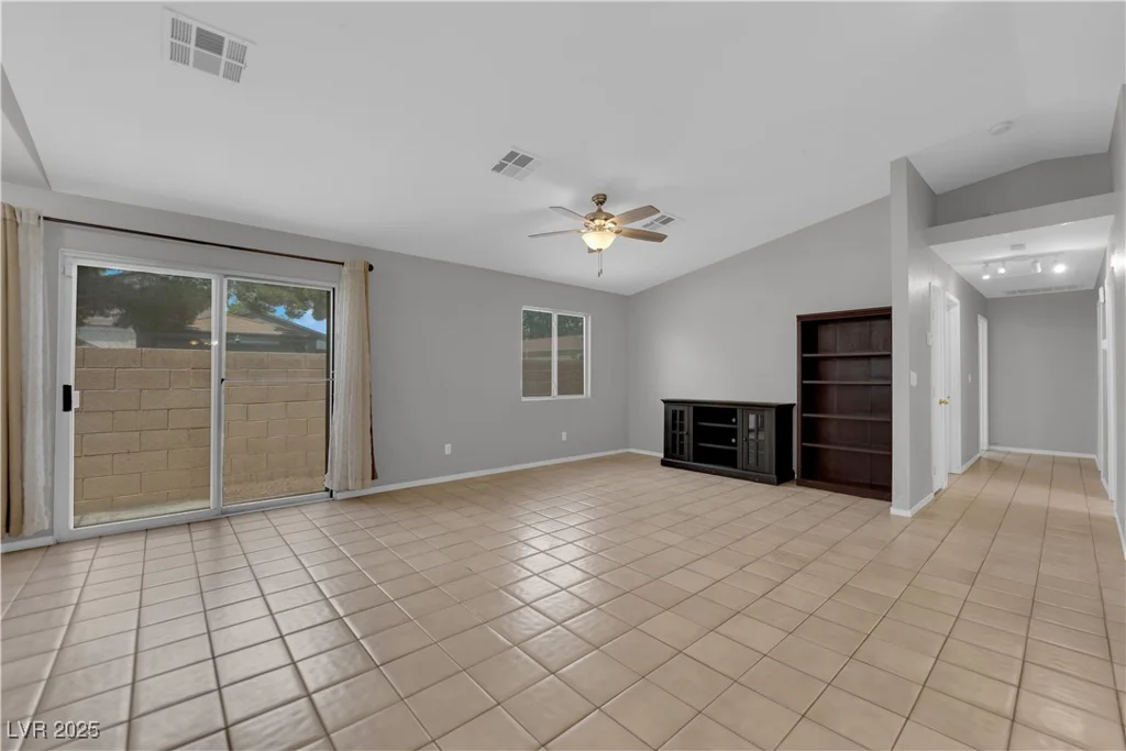 2432 Shady Hill, Las Vegas, NV 89106