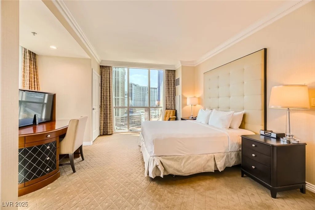 145 Harmon, Las Vegas, NV 89109