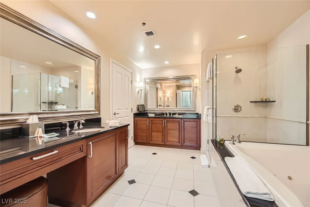 145 Harmon, Las Vegas, NV 89109