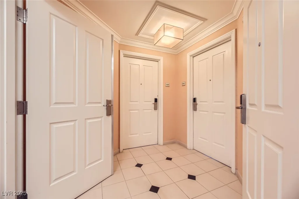 145 Harmon, Las Vegas, NV 89109
