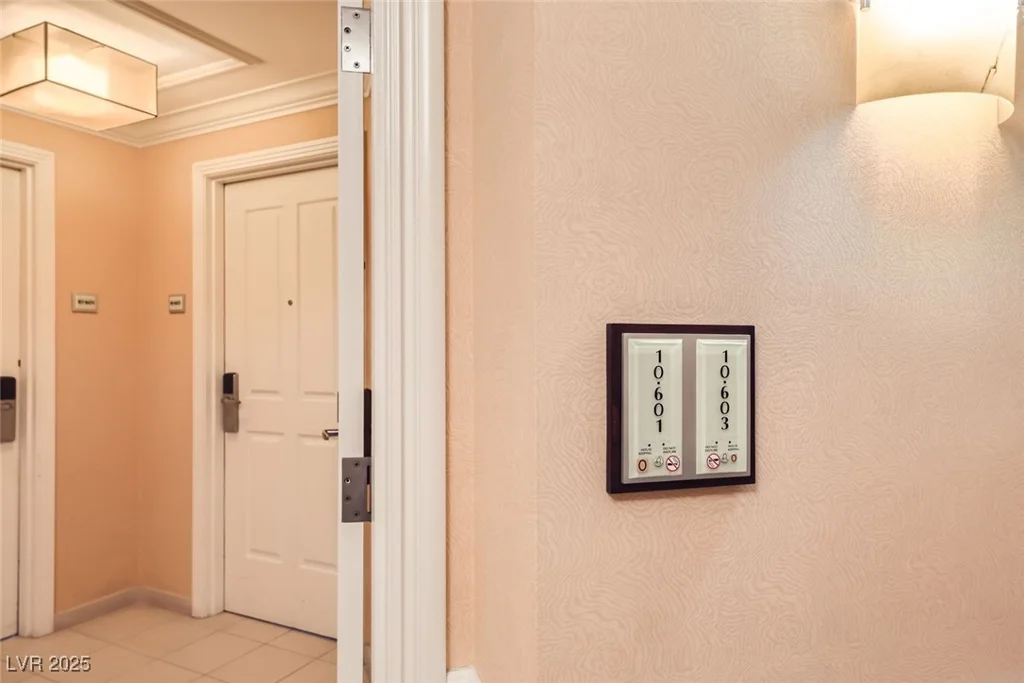 145 Harmon, Las Vegas, NV 89109