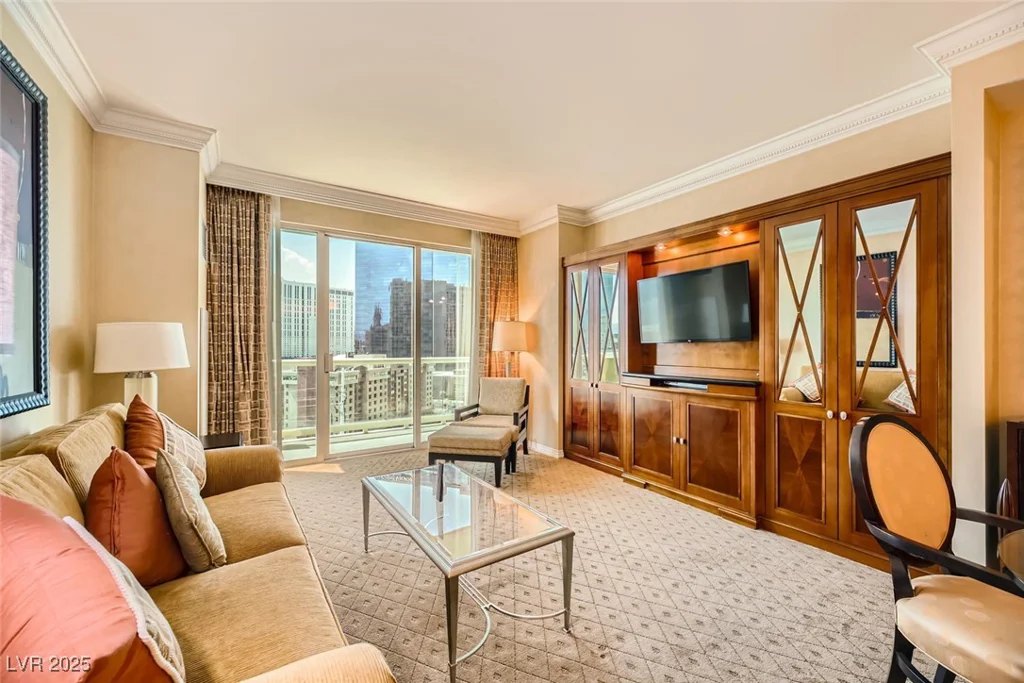 145 Harmon, Las Vegas, NV 89109