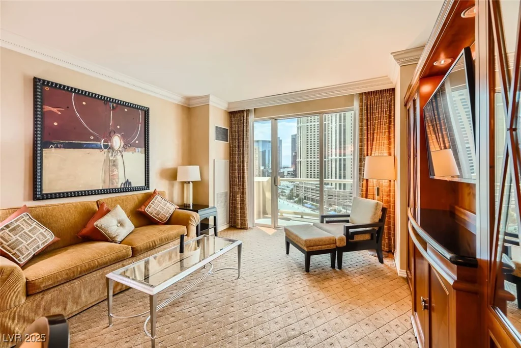 145 Harmon, Las Vegas, NV 89109