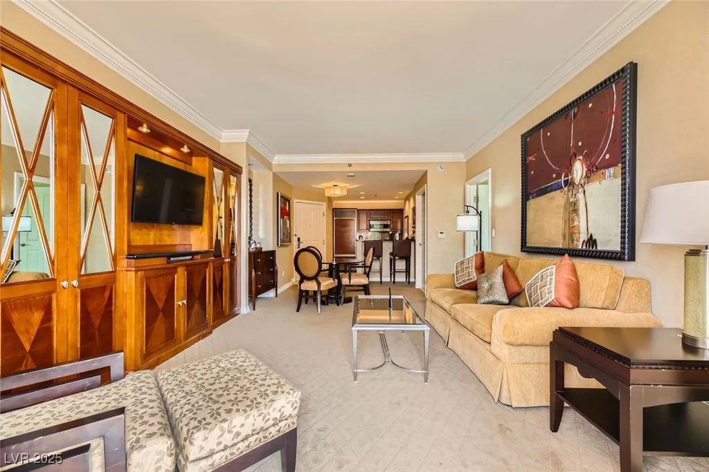 145 Harmon, Las Vegas, NV 89109