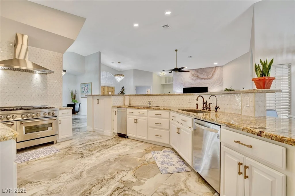 1970 Del Font, Las Vegas, NV 89117