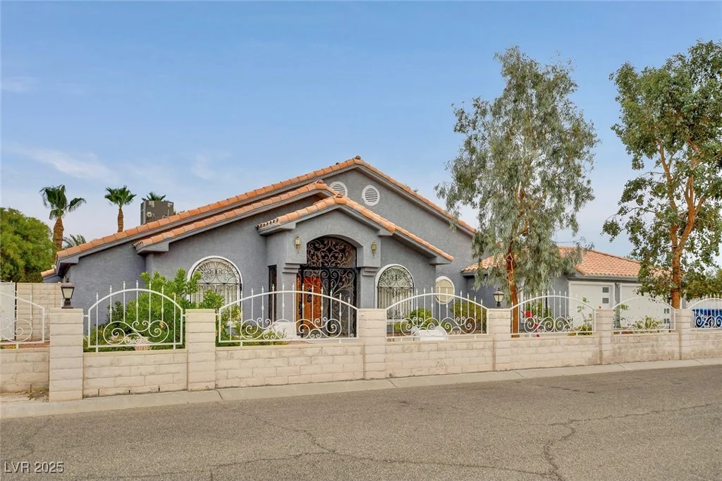 1970 Del Font, Las Vegas, NV 89117