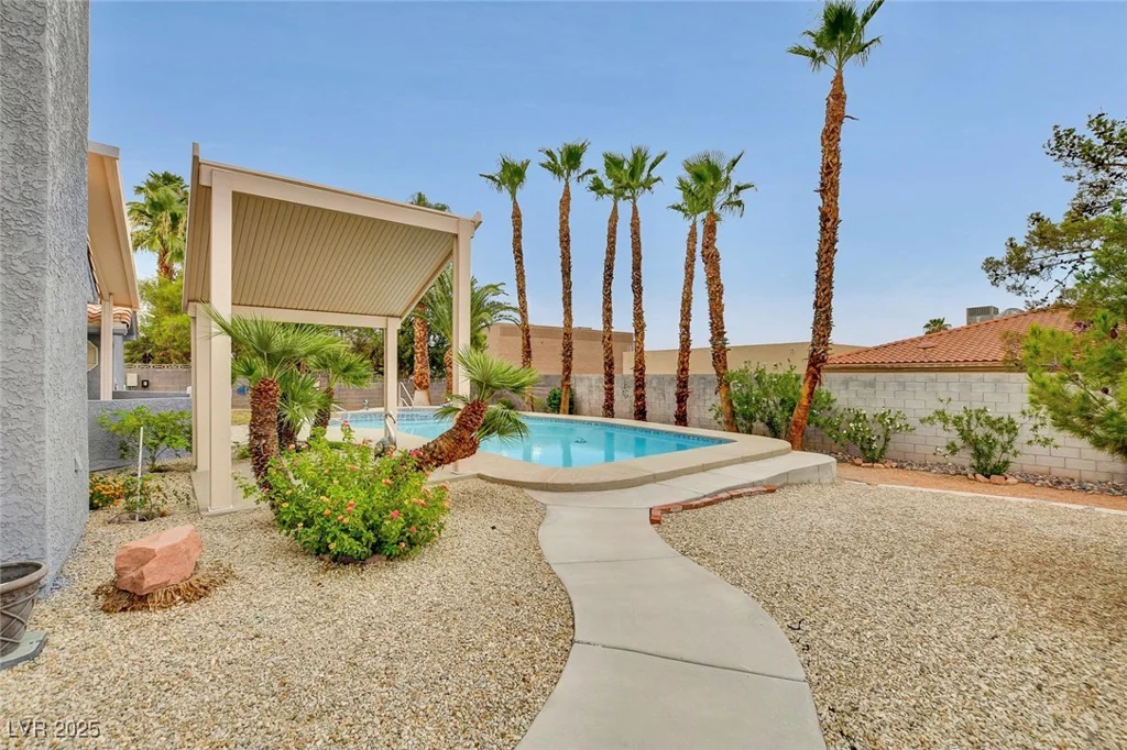 1970 Del Font, Las Vegas, NV 89117