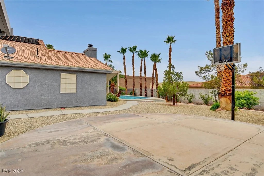 1970 Del Font, Las Vegas, NV 89117