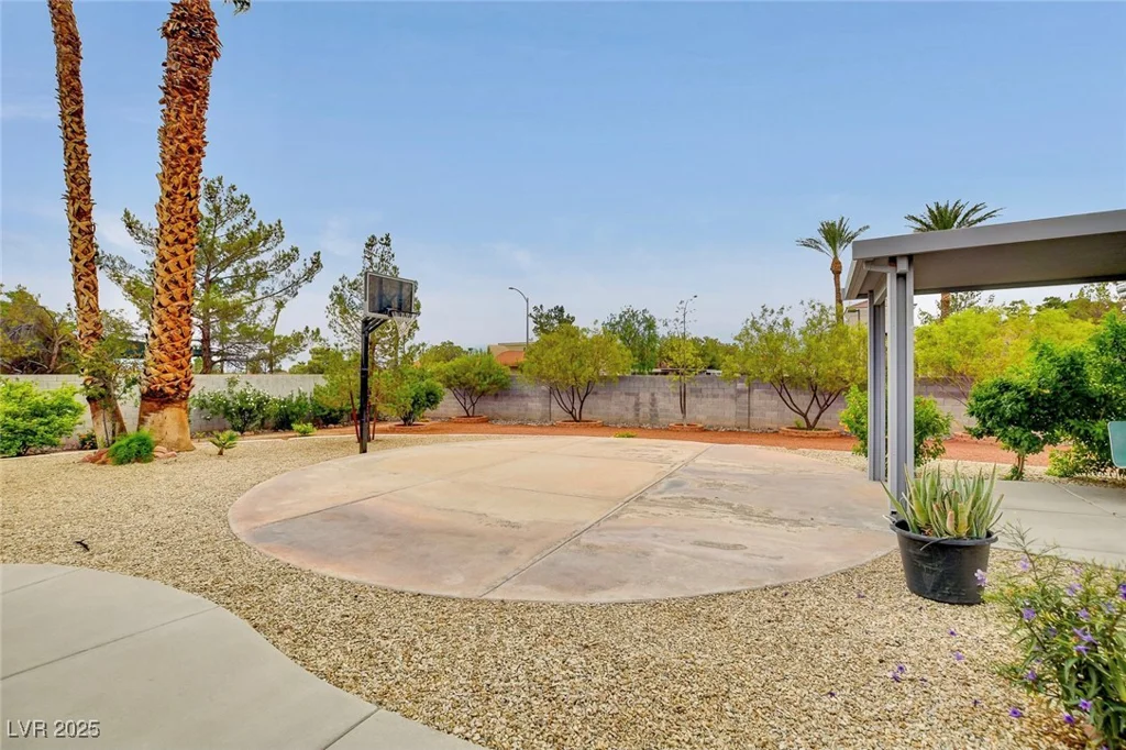 1970 Del Font, Las Vegas, NV 89117