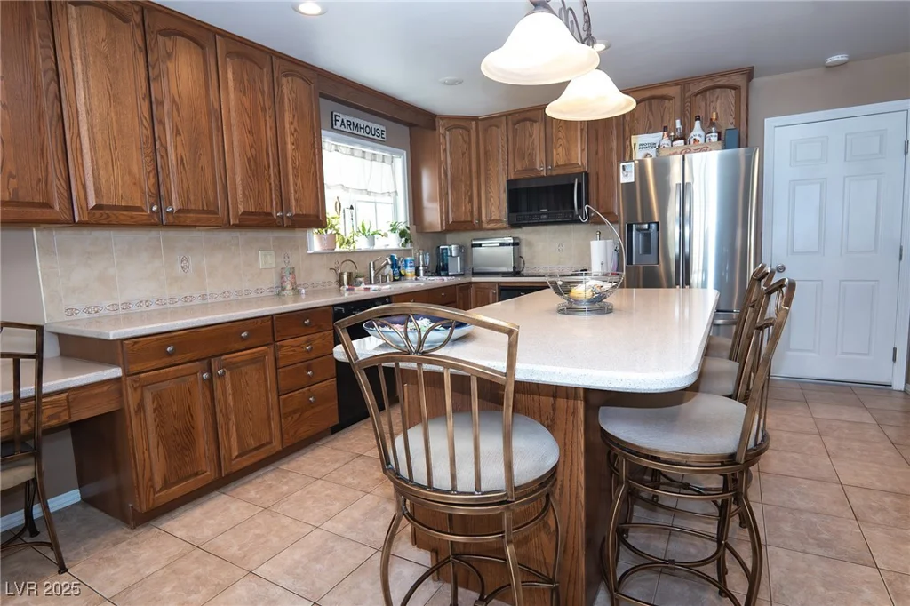 4161 Royalhill, Las Vegas, NV 89121