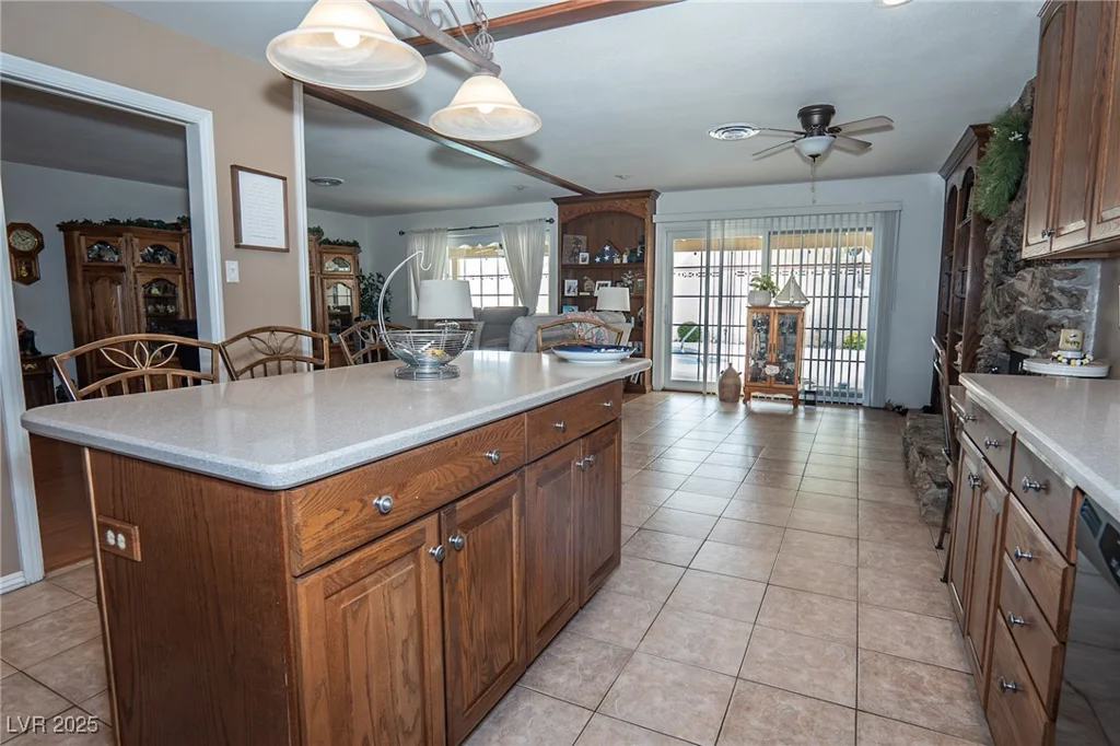 4161 Royalhill, Las Vegas, NV 89121