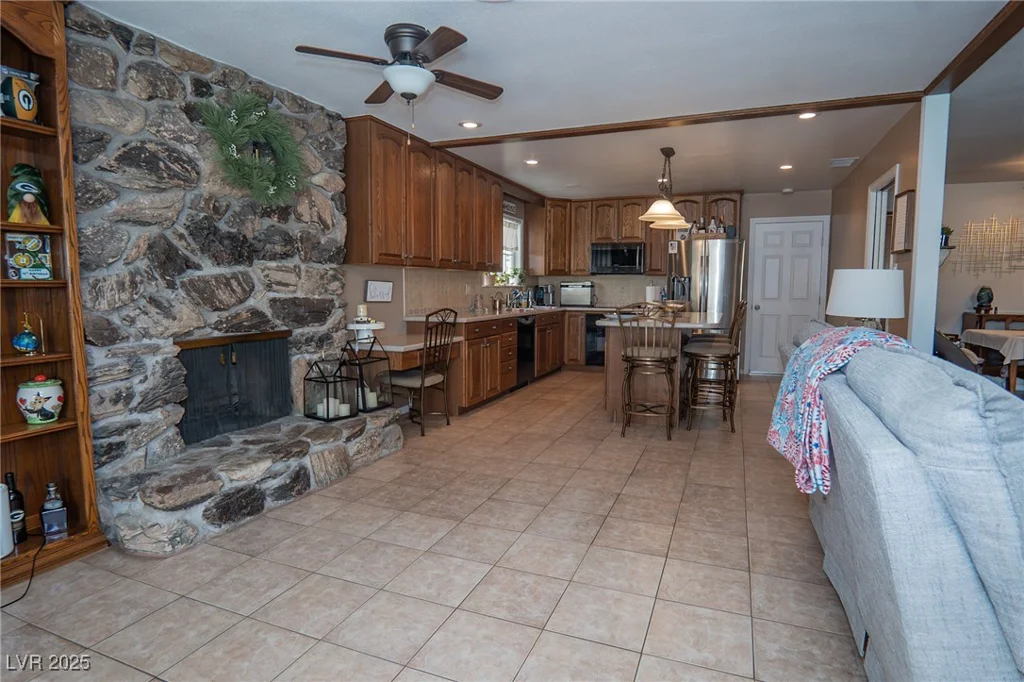 4161 Royalhill, Las Vegas, NV 89121
