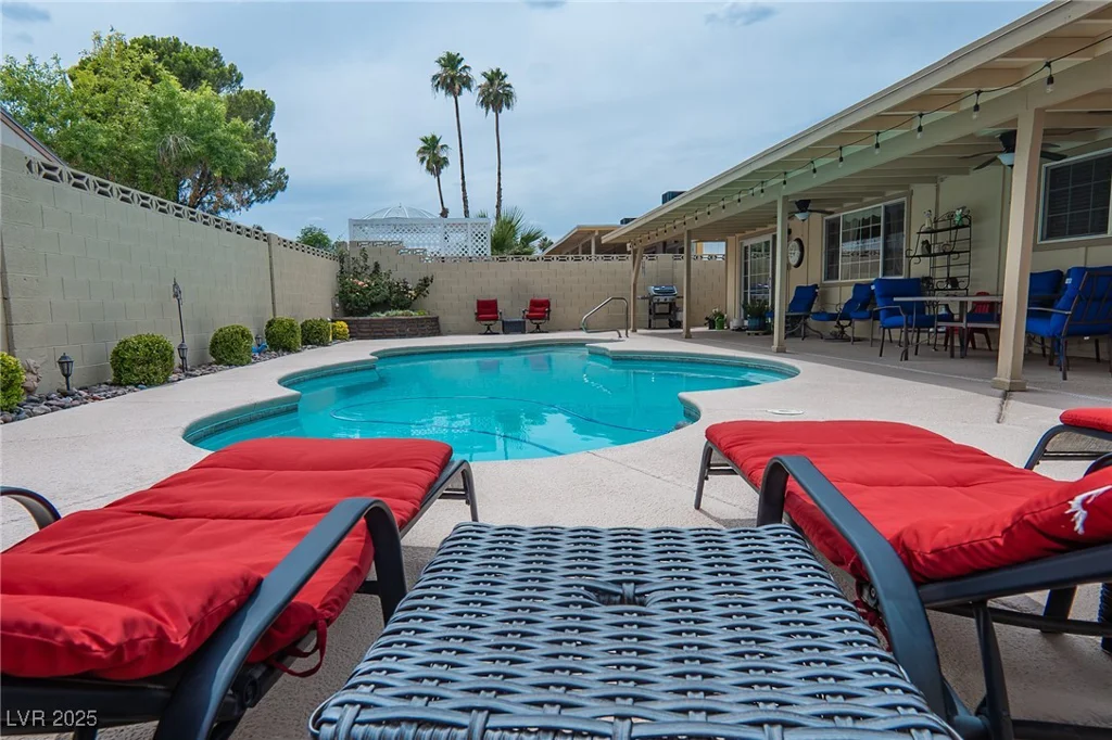 4161 Royalhill, Las Vegas, NV 89121