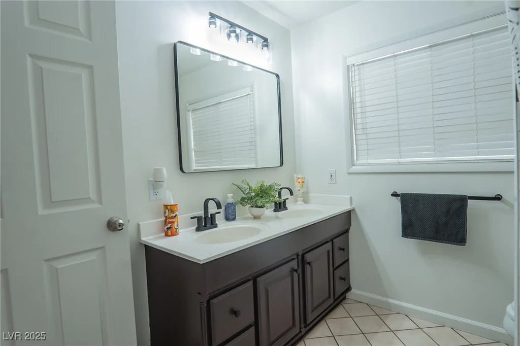 4161 Royalhill, Las Vegas, NV 89121