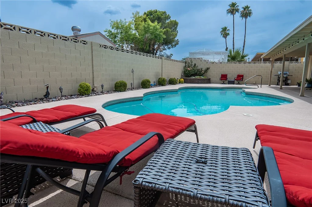 4161 Royalhill, Las Vegas, NV 89121