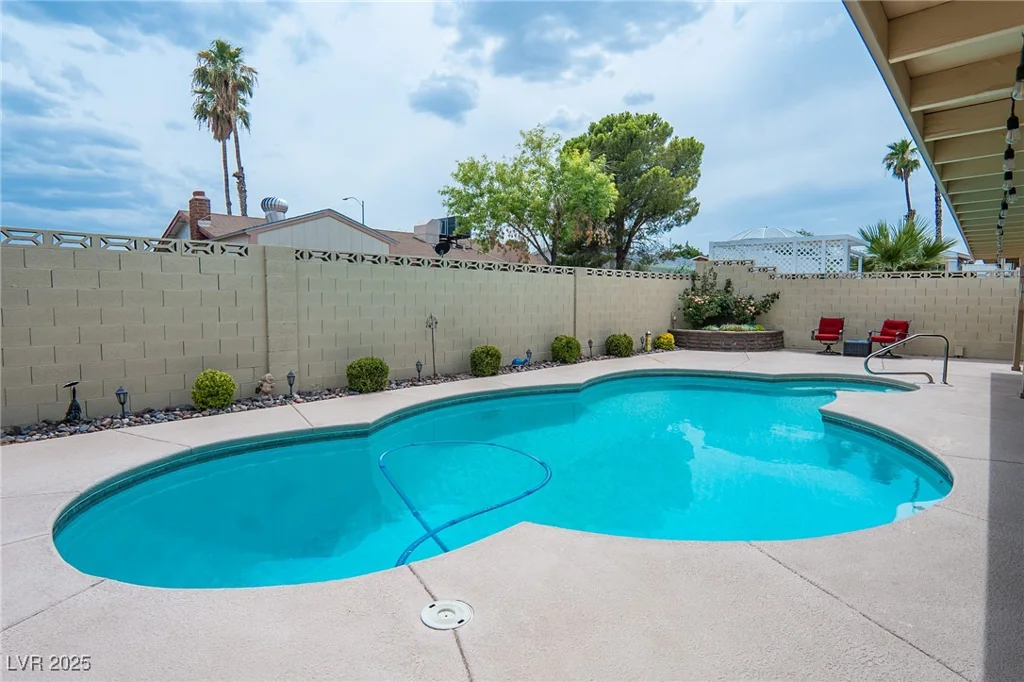 4161 Royalhill, Las Vegas, NV 89121