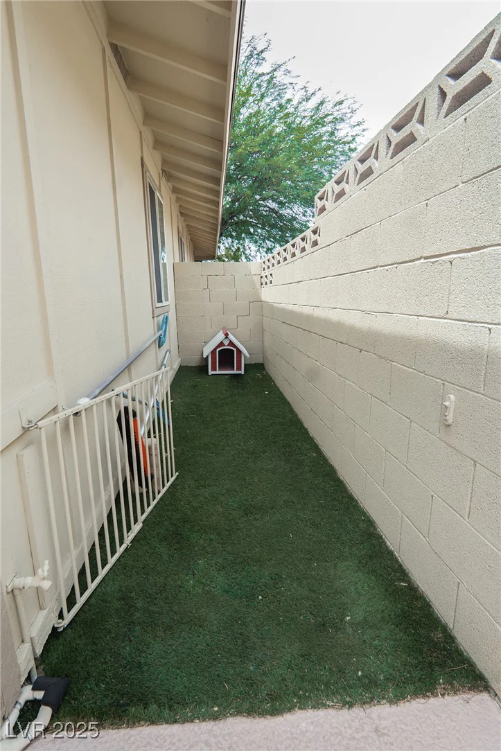 4161 Royalhill, Las Vegas, NV 89121