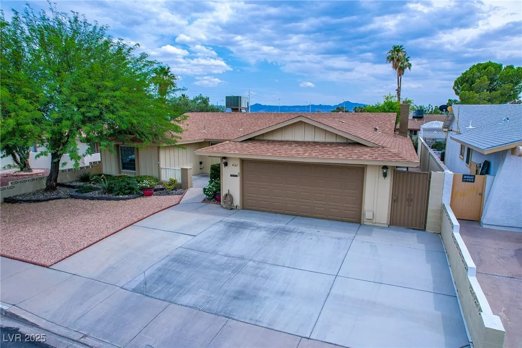 4161 Royalhill, Las Vegas, NV 89121