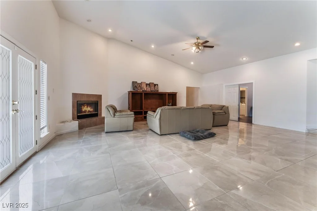 7720 Agate, Las Vegas, NV 89113