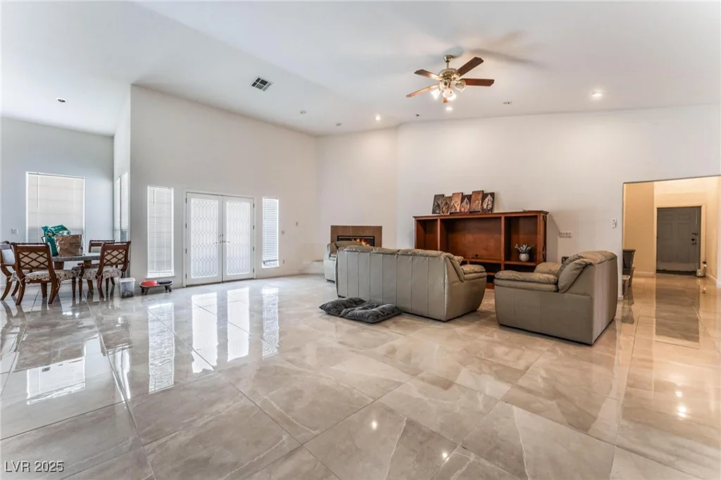 7720 Agate, Las Vegas, NV 89113