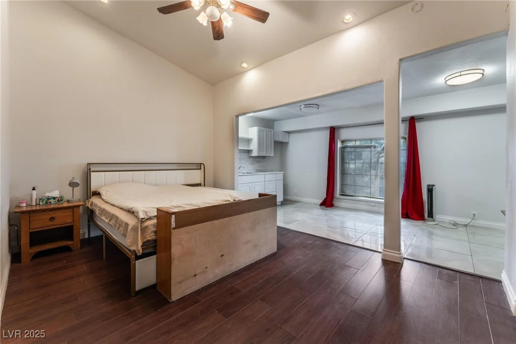 7720 Agate, Las Vegas, NV 89113