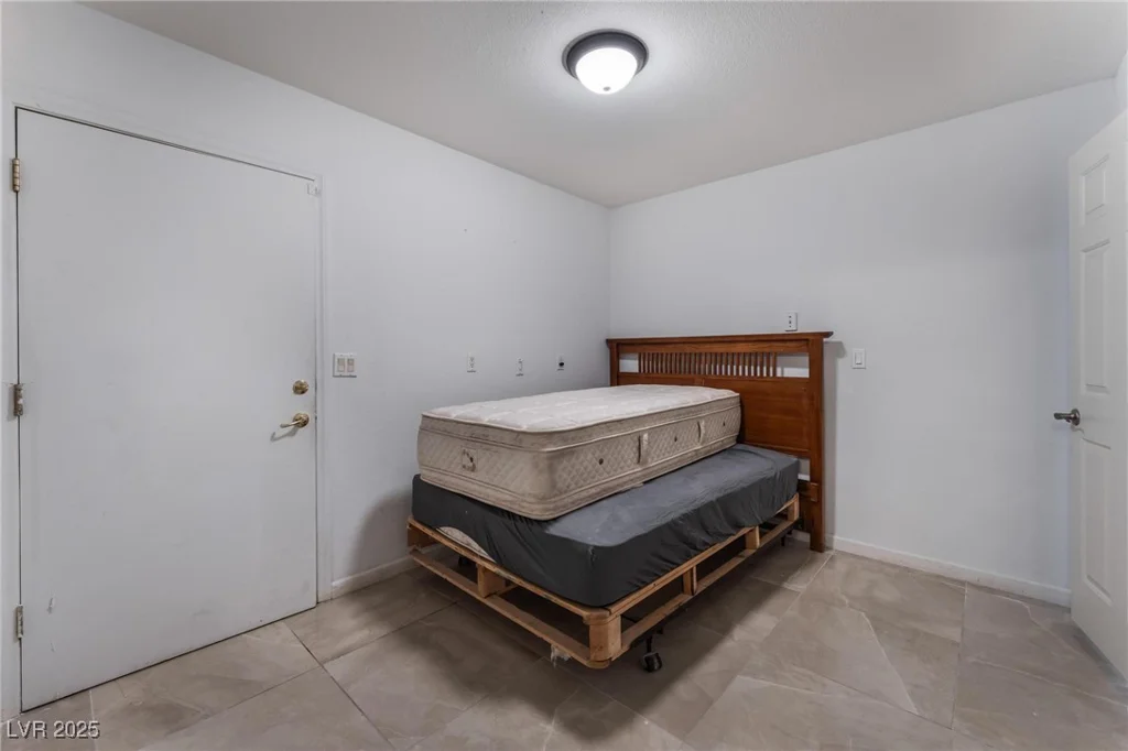 7720 Agate, Las Vegas, NV 89113