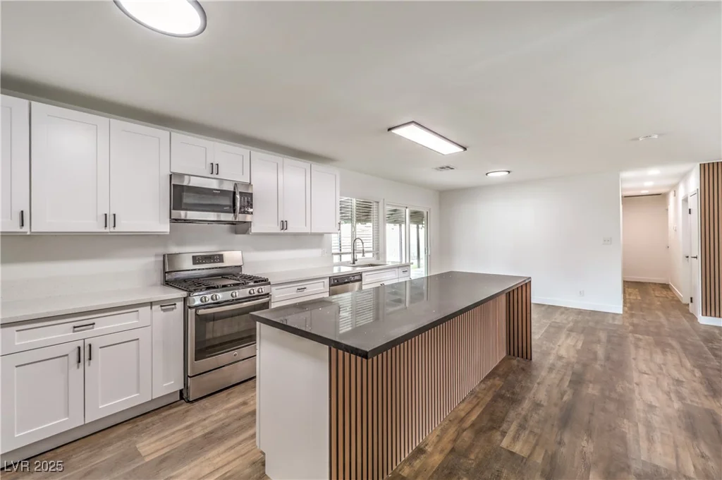 408 Bolsa, Las Vegas, NV 89110