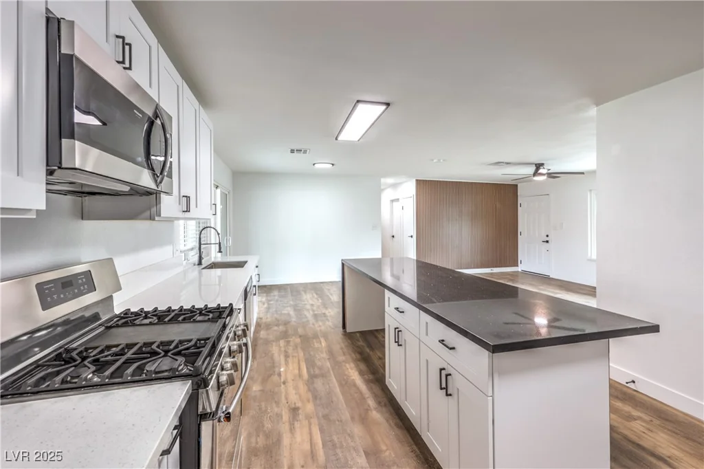 408 Bolsa, Las Vegas, NV 89110
