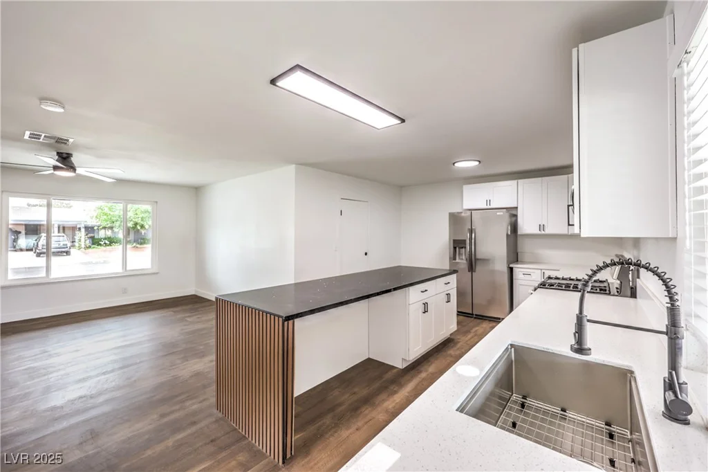 408 Bolsa, Las Vegas, NV 89110