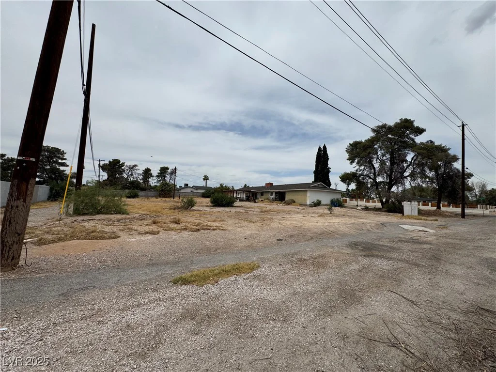 2583 Emerald, Las Vegas, NV 89120