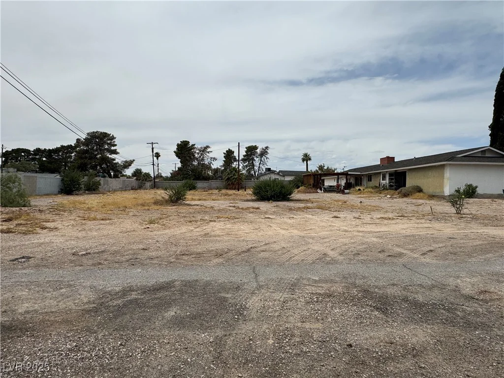 2583 Emerald, Las Vegas, NV 89120