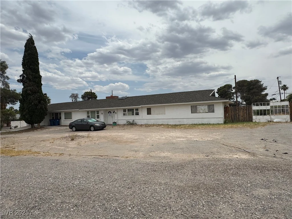 2583 Emerald, Las Vegas, NV 89120