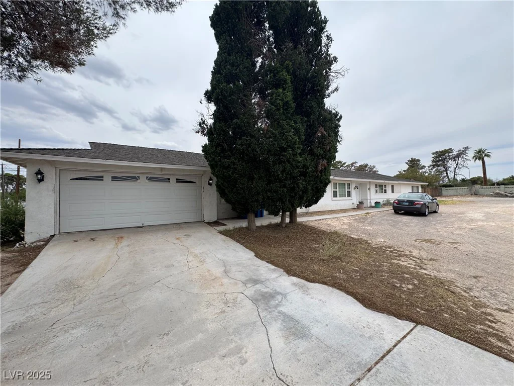 2583 Emerald, Las Vegas, NV 89120