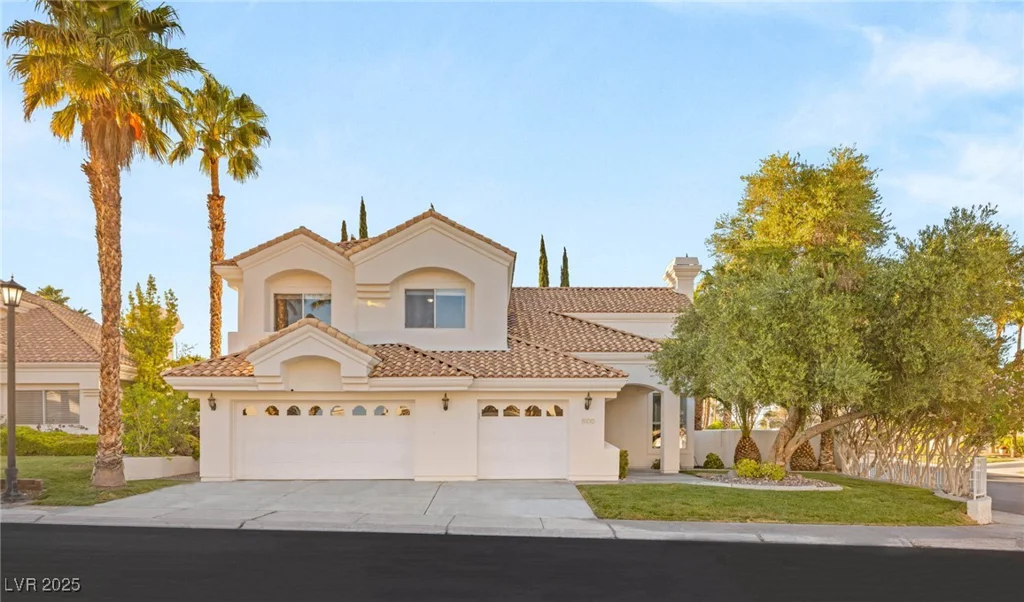 8100 Lake Hills, Las Vegas, NV 89128