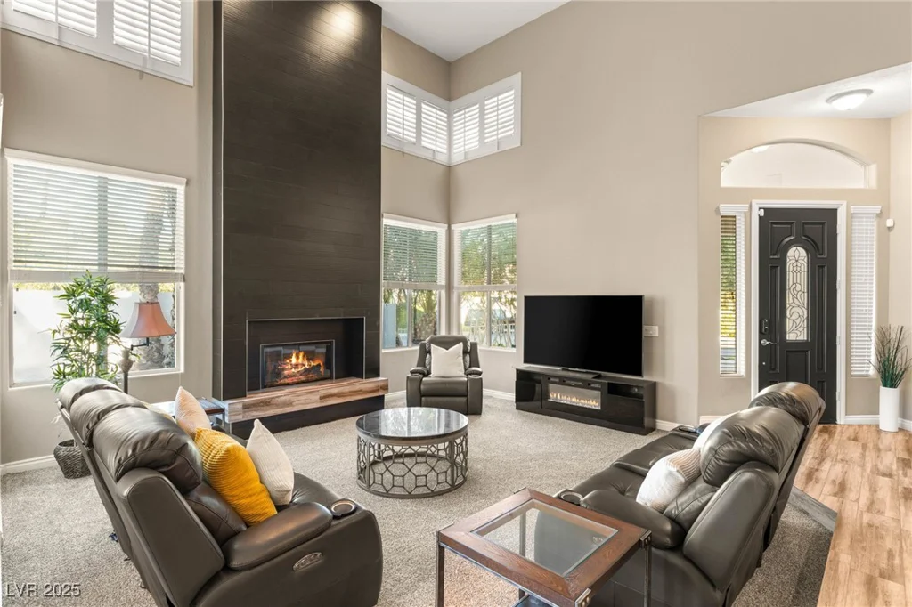 8100 Lake Hills, Las Vegas, NV 89128