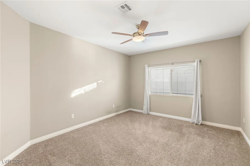 8100 Lake Hills, Las Vegas, NV 89128
