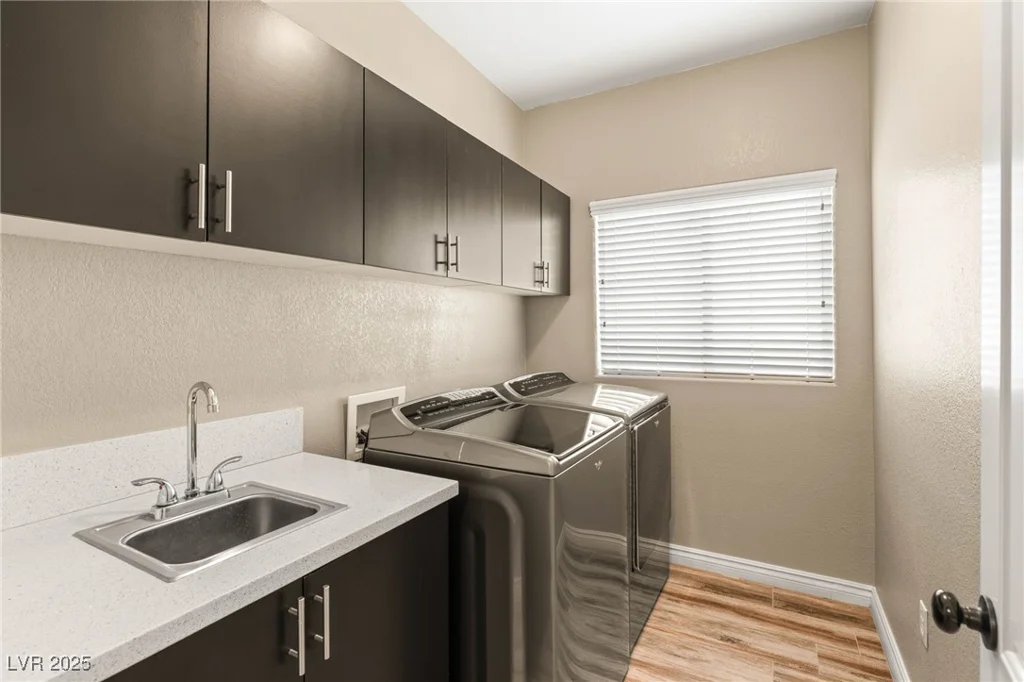8100 Lake Hills, Las Vegas, NV 89128