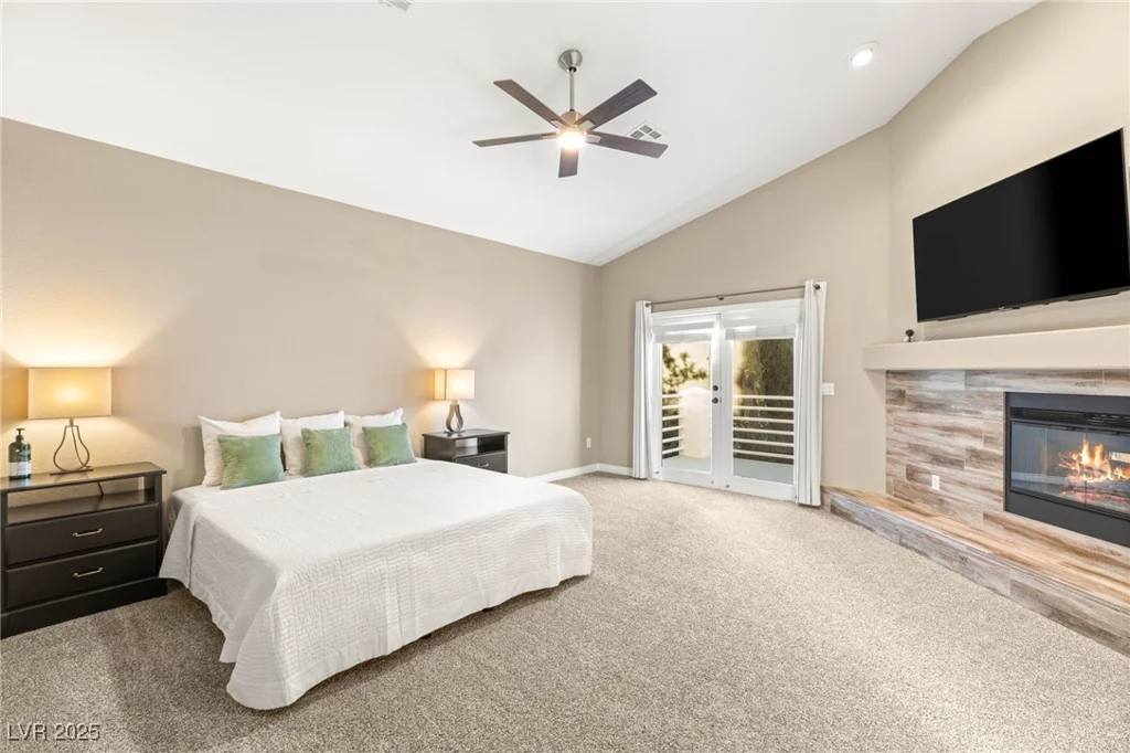 8100 Lake Hills, Las Vegas, NV 89128