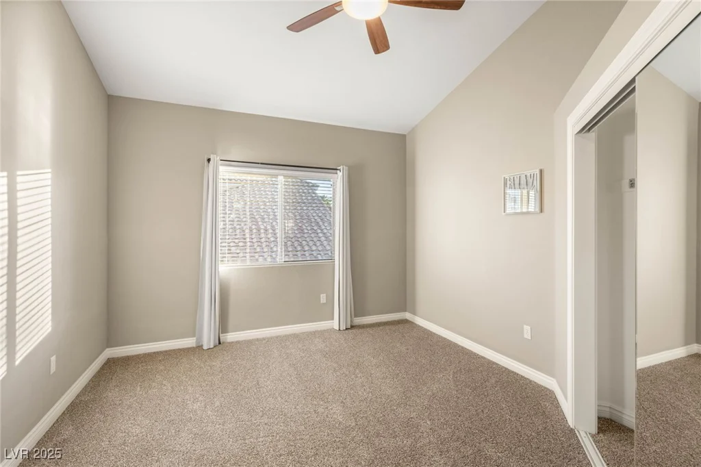 8100 Lake Hills, Las Vegas, NV 89128