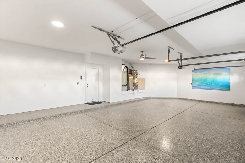 8100 Lake Hills, Las Vegas, NV 89128